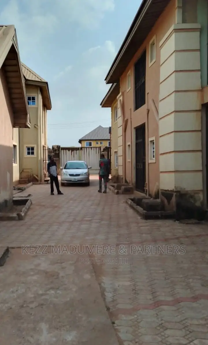 10bdrm Block of Flats in Umuchigbo, Enugu, for sale