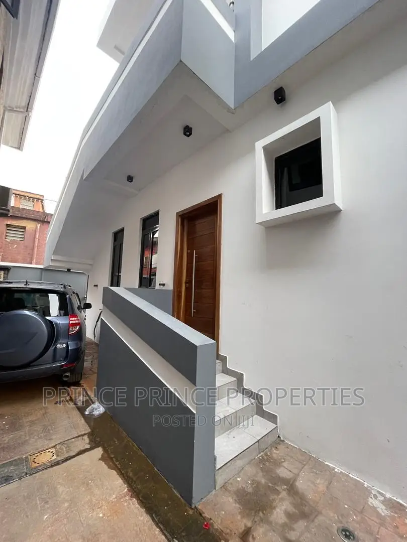 Furnished 2bdrm Block of Flats in Surulere for rent