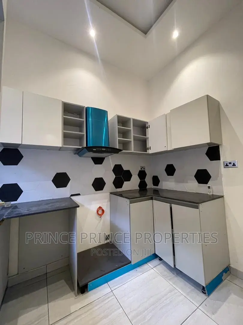 Furnished 2bdrm Block of Flats in Surulere for rent