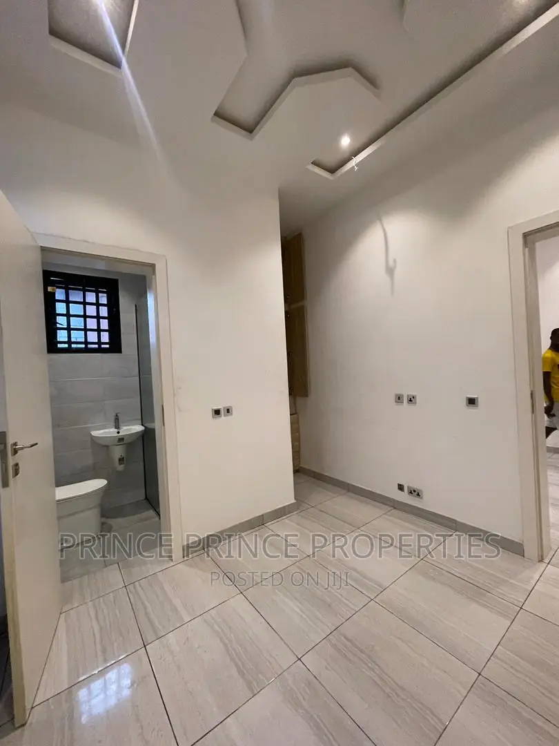 Furnished 2bdrm Block of Flats in Surulere for rent