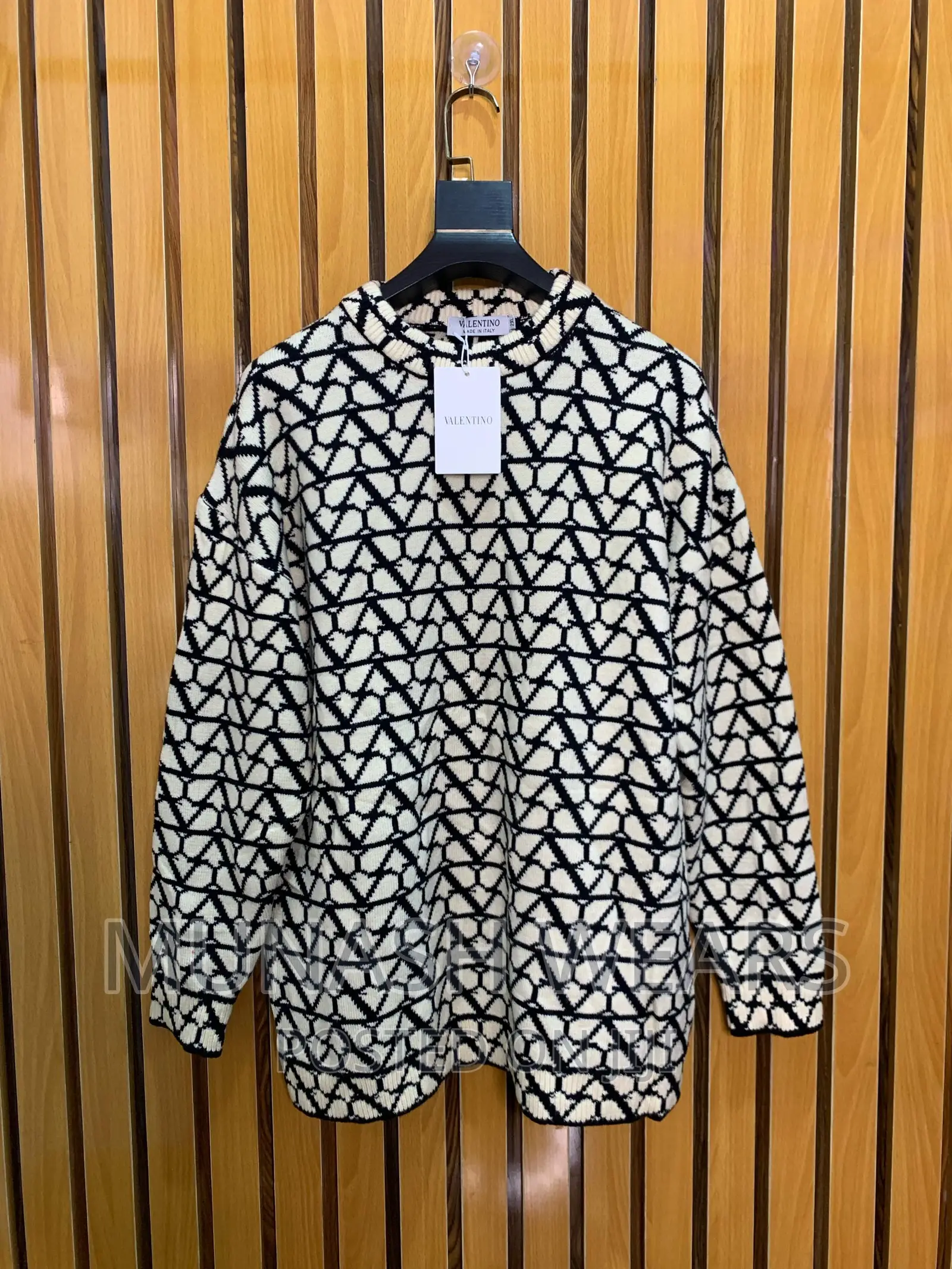 Luxury Valentino Swirtshirt