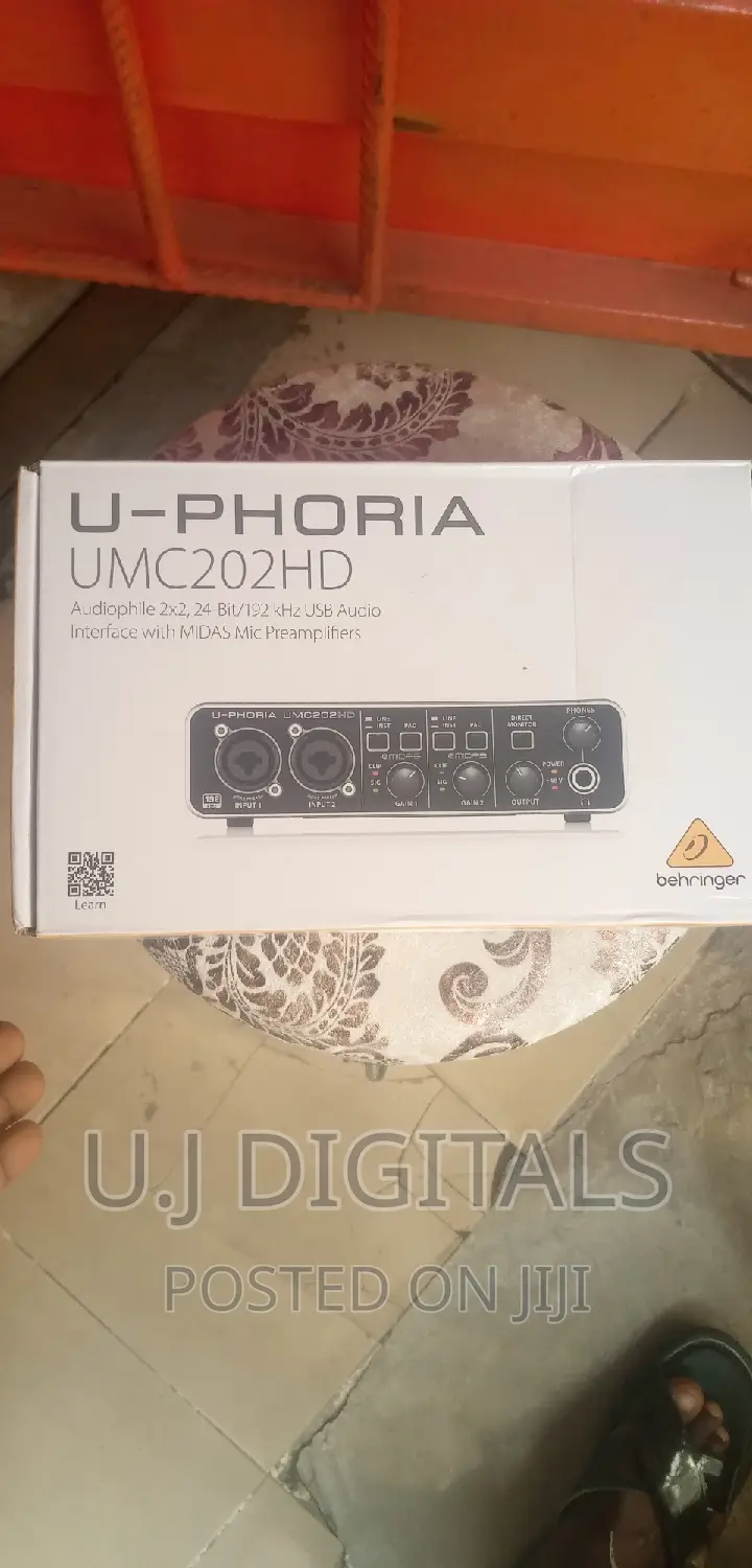 Behringer U- Phoria Umu202.HD