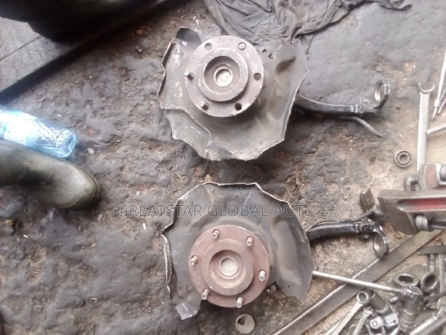Front Hub Toyota Sequoia Old Model