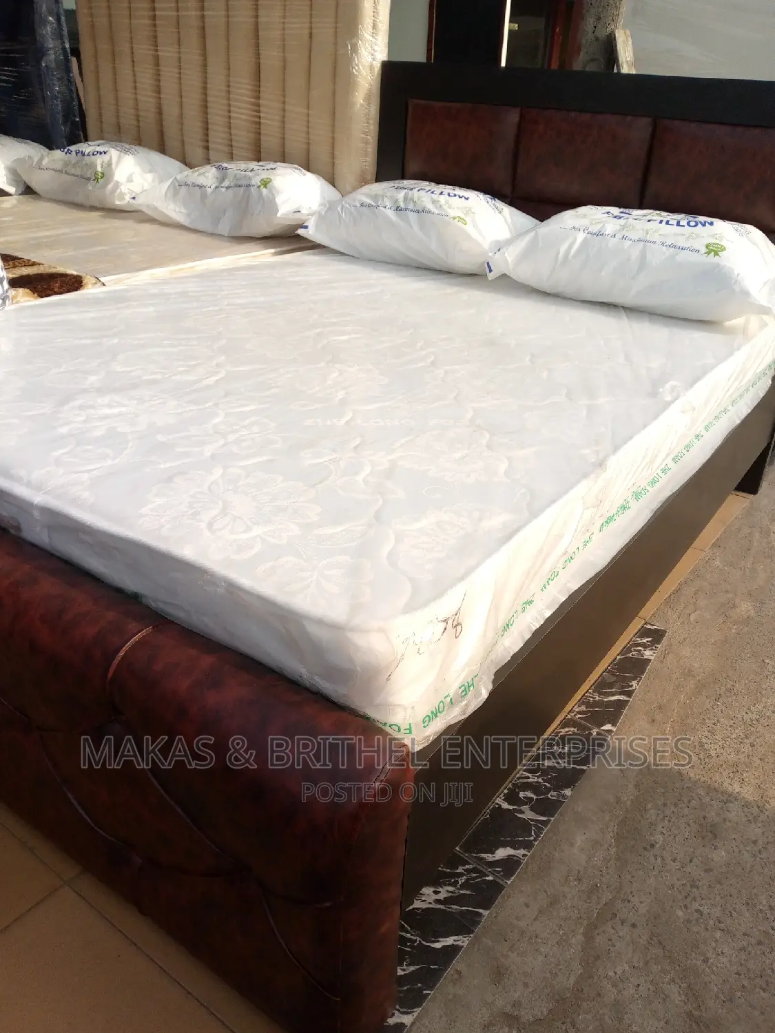 4/6 Bedframe With Foam