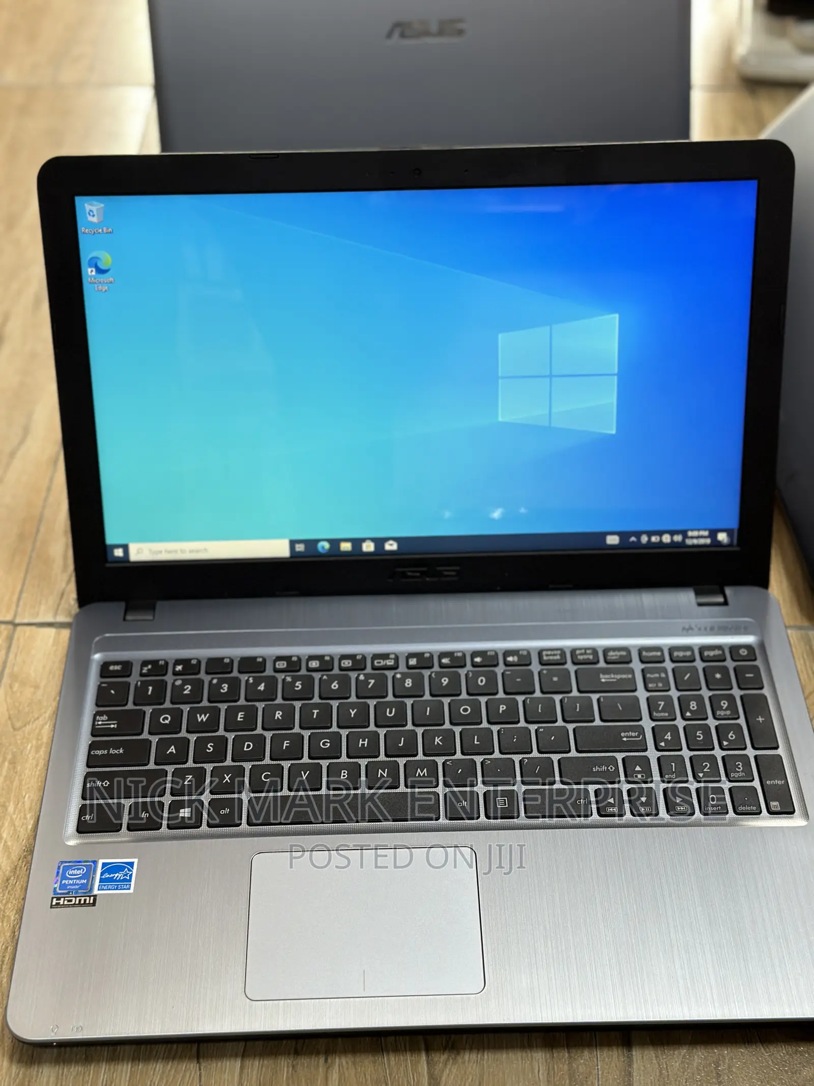 Laptop Asus VivoBook X540SA 4GB Intel Pentium HDD 500GB