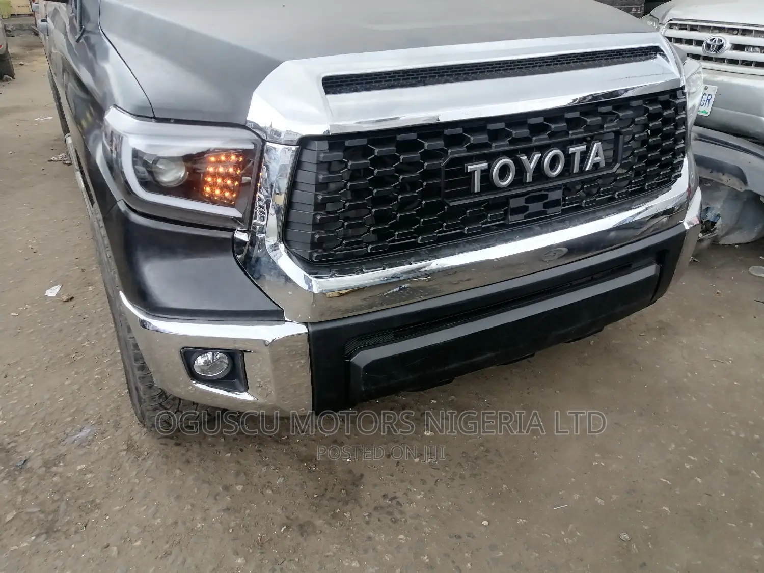Upgrade Kit Tundra With Toyota Logo and LED Lights