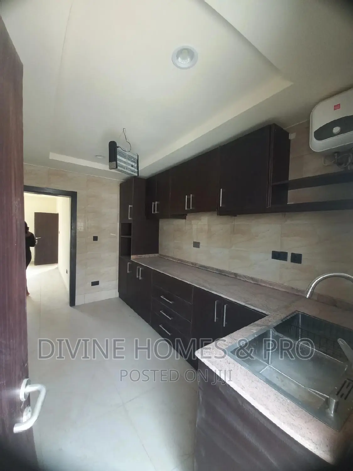 3bdrm Block of Flats in Life Camp for rent
