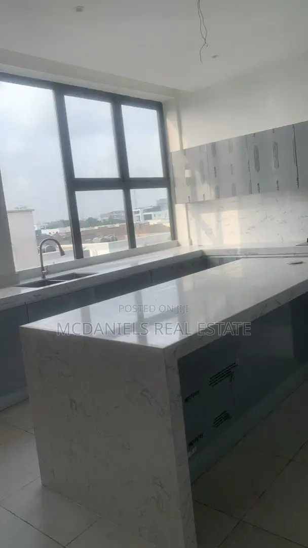 4bdrm Penthouse in Ikoyi for sale