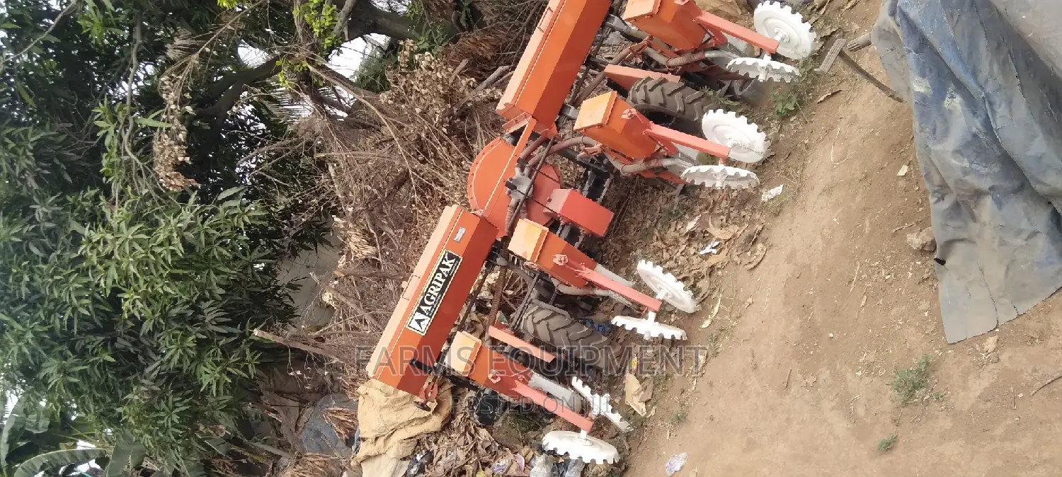 Neumatic Seed Planter(4rows) With Fertiliser Applicator