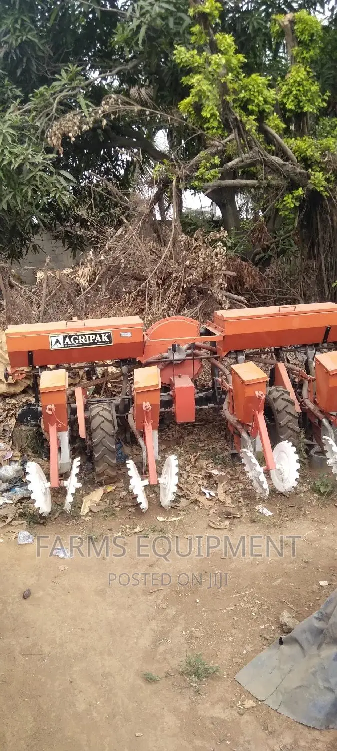 Neumatic Seed Planter(4rows) With Fertiliser Applicator