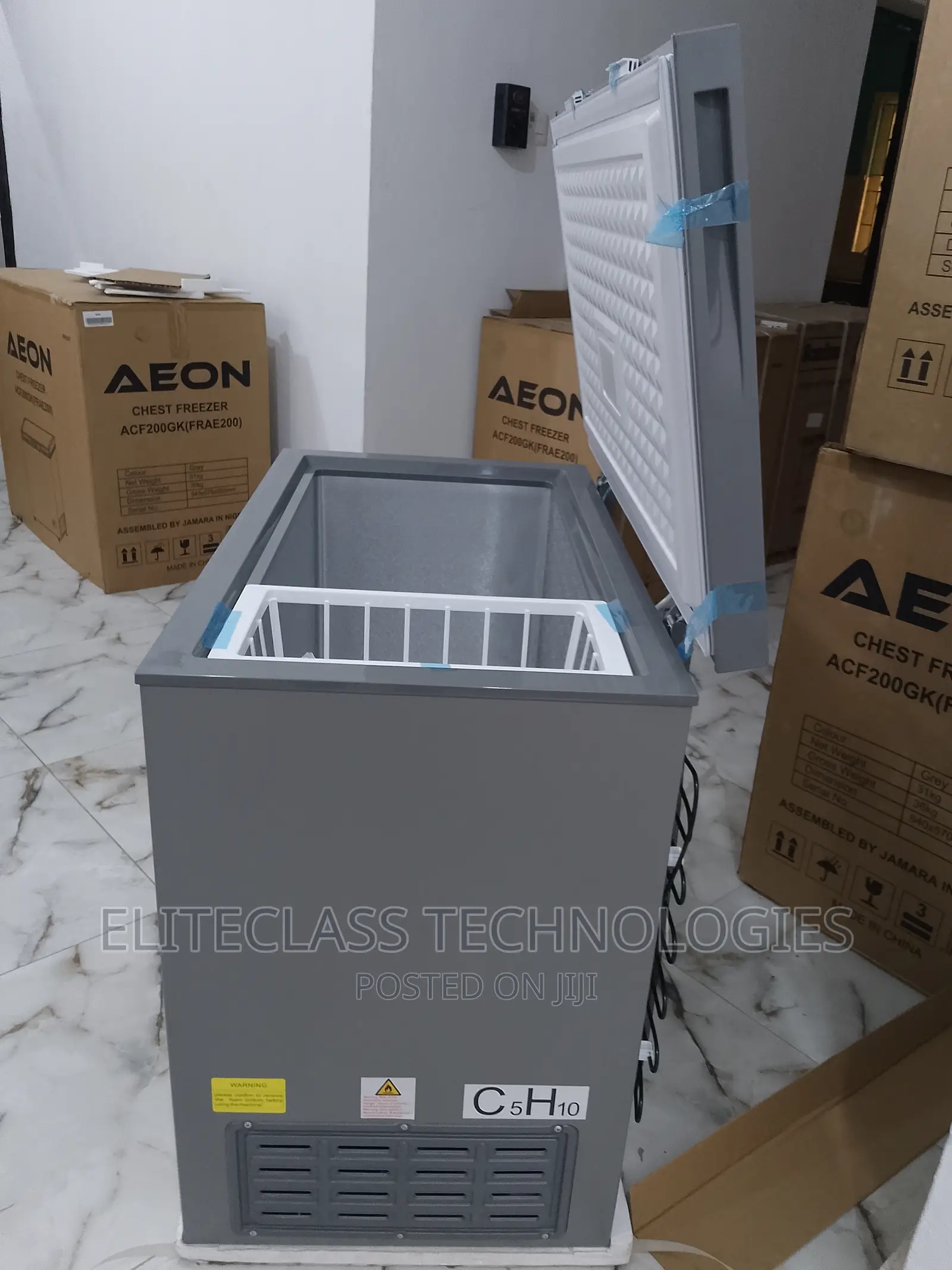 Aeon ACF200GK 202 Litre Chest Freezer Grey Colour (R600a)