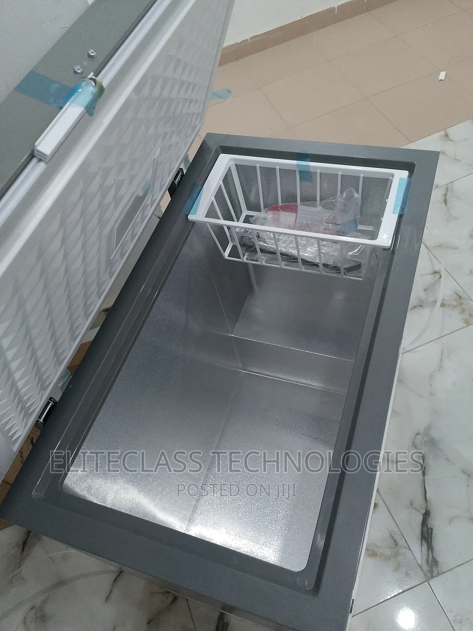 Aeon ACF200GK 202 Litre Spacious Chest Freezer R600a