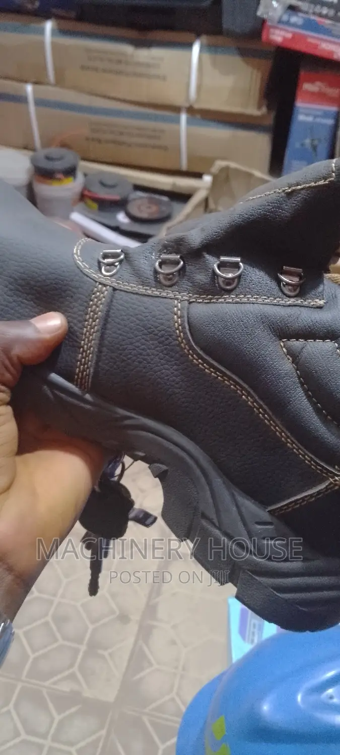 Reflective Jackets, Safety Boots,Caps,Hand Gloves,Nose Mask