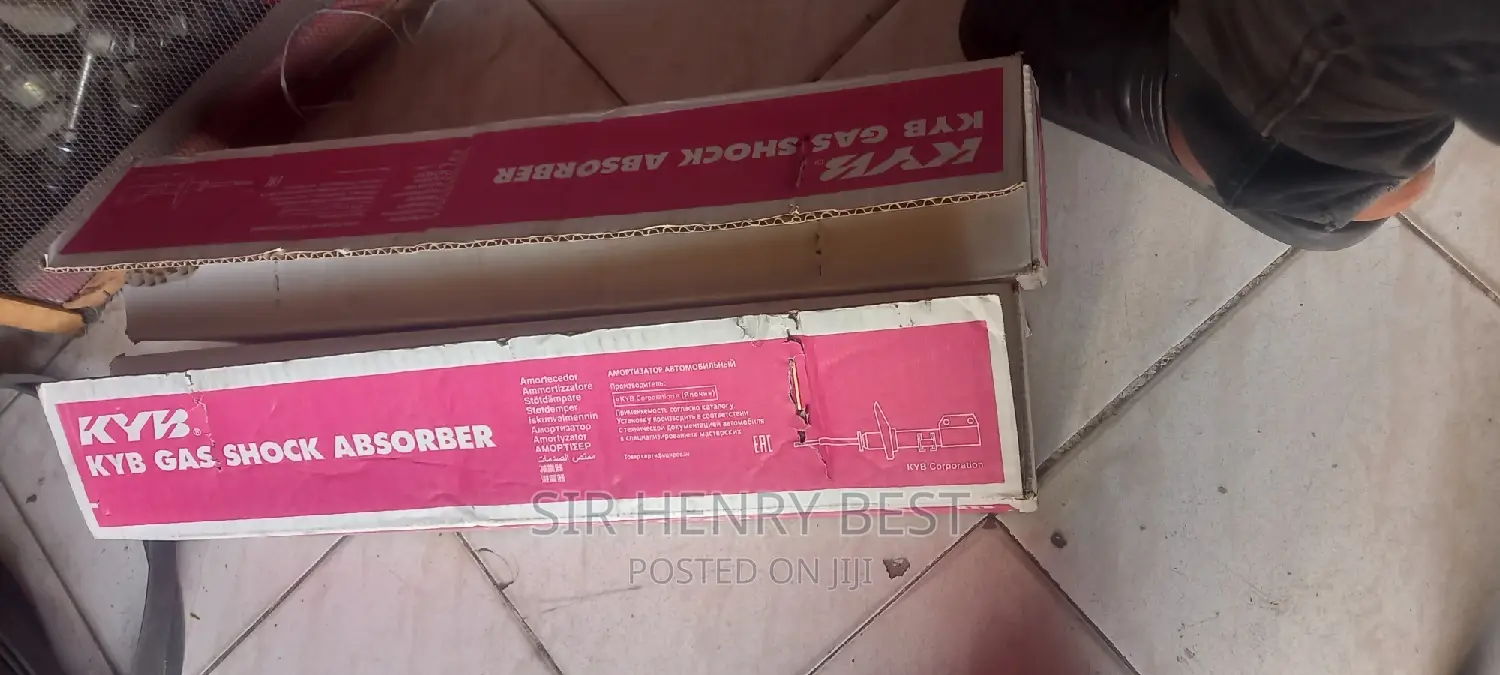 Rear Shocks Absorbers Kyb Without Sensor Lexus Is 250 .2006/2013