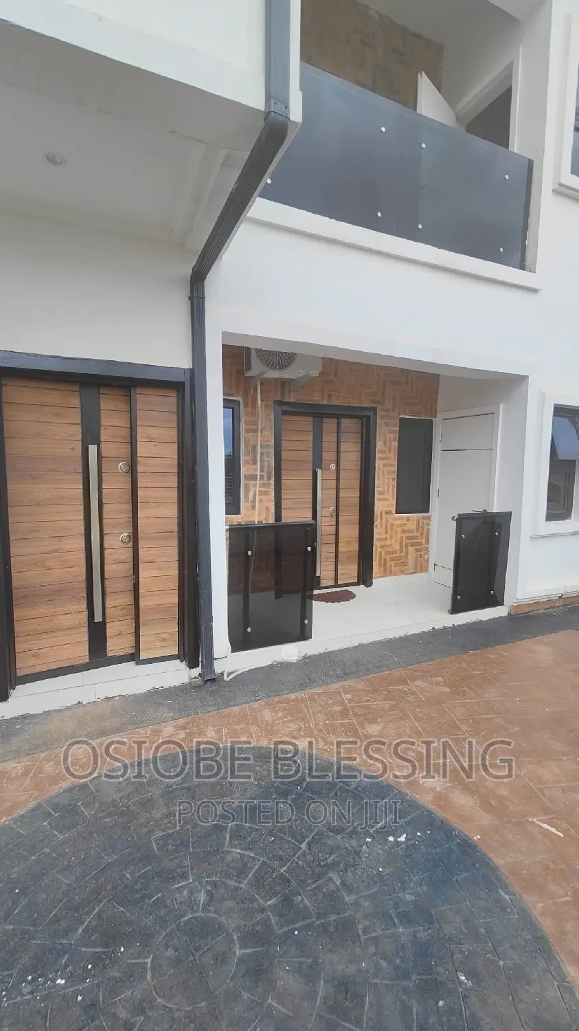 Newly Renovated 4bedrooms Duplex in G.R.A Benin City