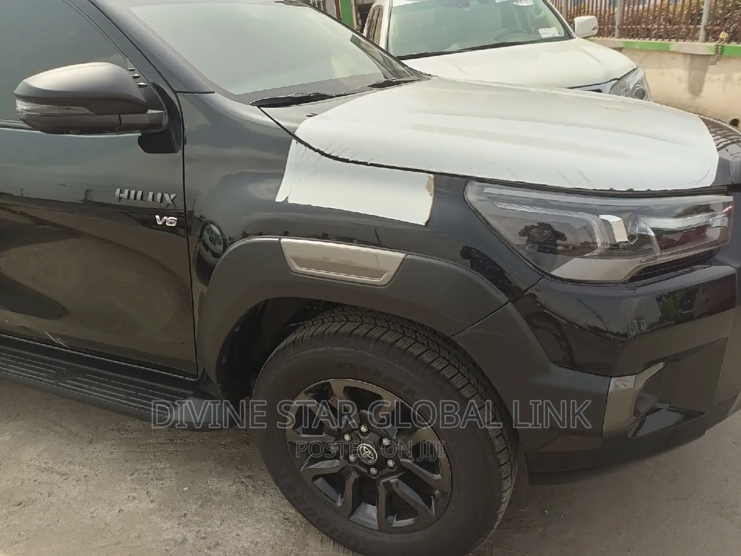 New Toyota Hilux 2023 Black