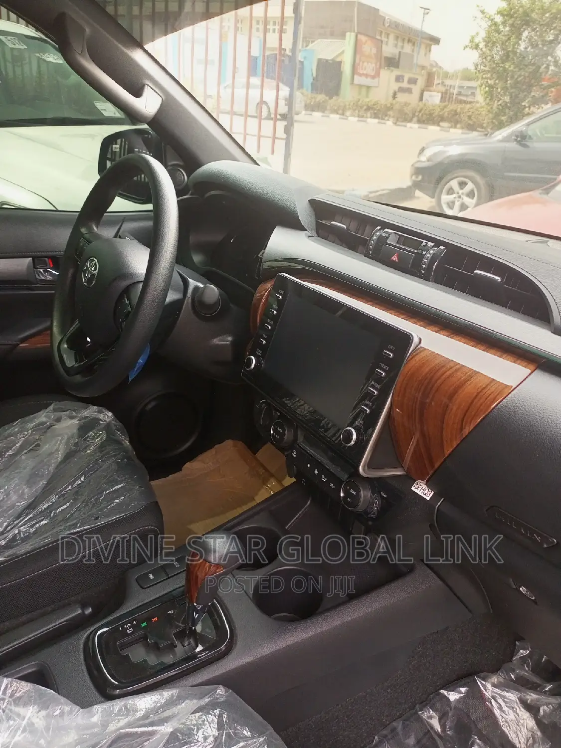 New Toyota Hilux 2023 Black