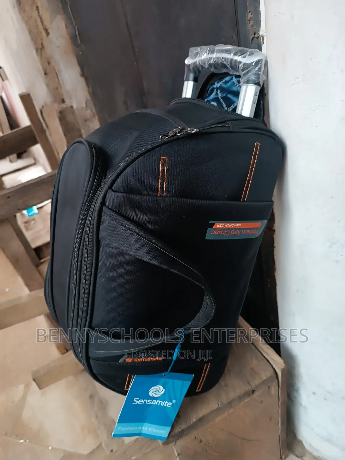 Small Sensamite Classic Travel Dufflebag With Trolley Wheels