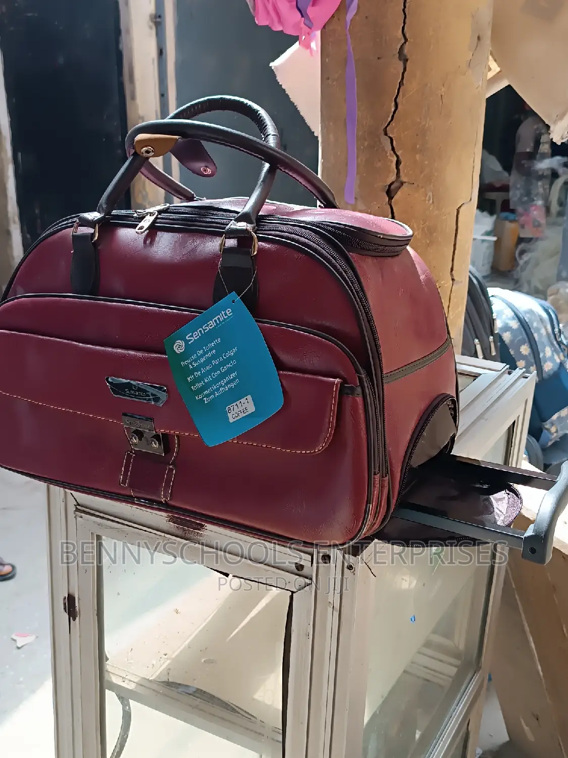 Sensamite Leather Travelling Luggage Duffle Bag and Trolleys
