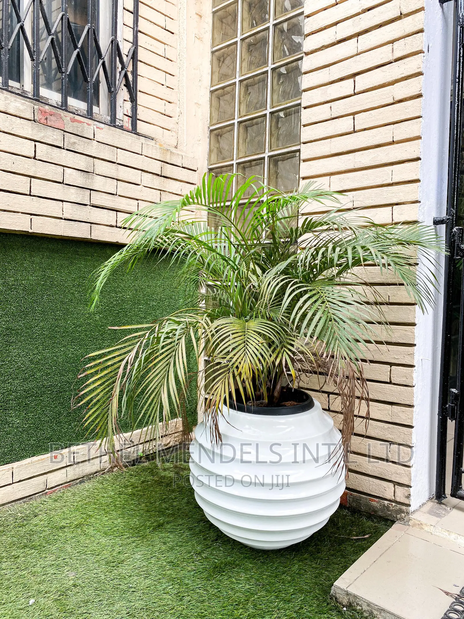 Fiberglass Flower Pot/Vase/ Planter for Outdoor Decorations