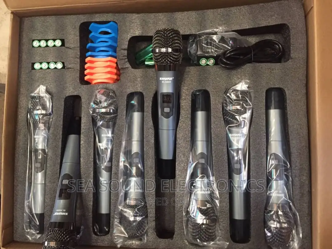 Shure 8 in 1 Wireless Microphone Model Blx8800
