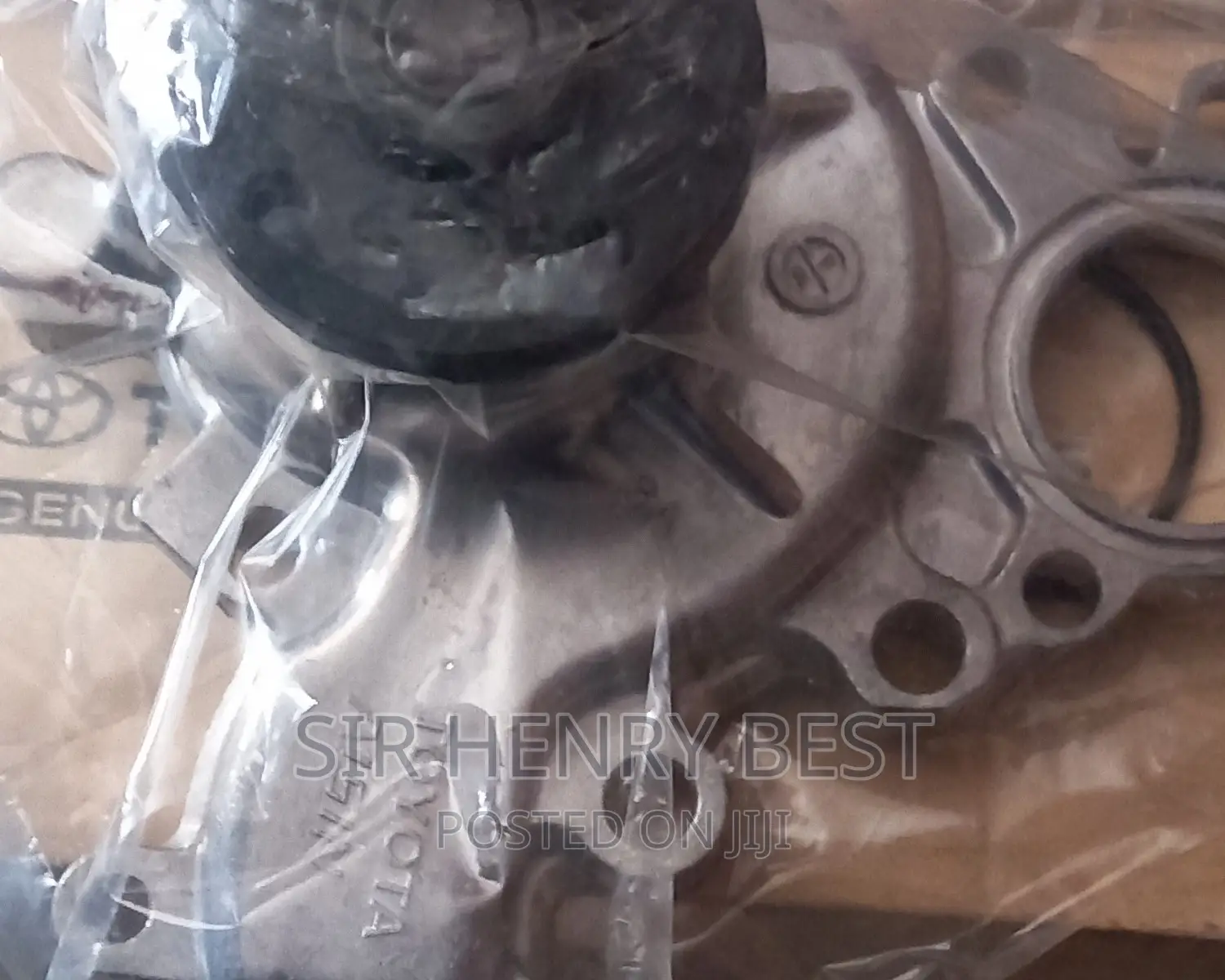 Water Pump Lexus GX 460 1UR Engine With Iron Gasket