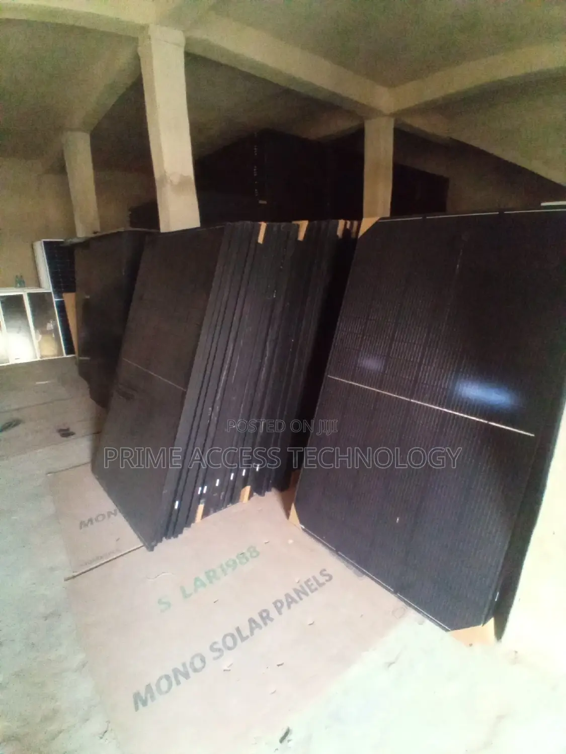 High Quality 550watts Black Face Solar Panel