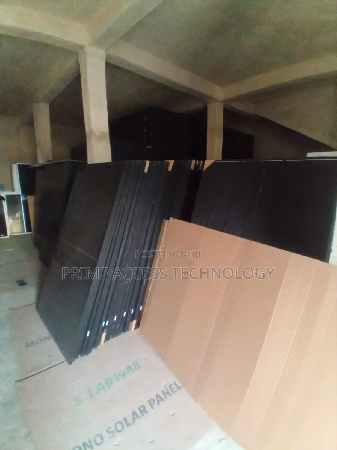High Quality 550watts Black Face Solar Panel