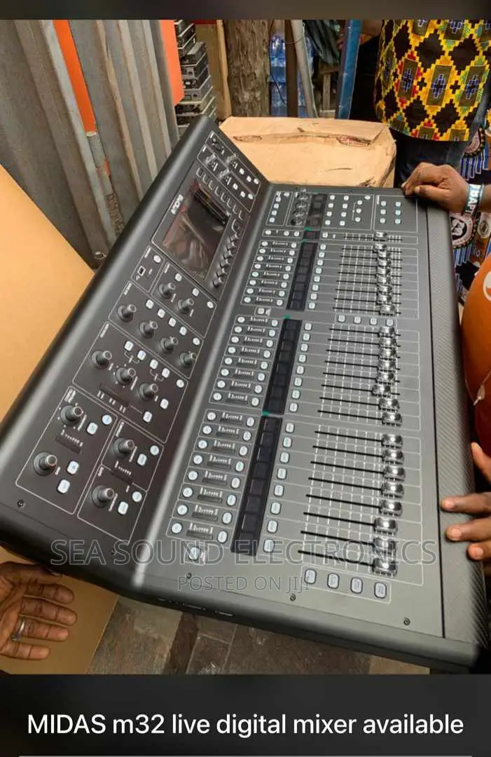 Midas Digital Mixer M32