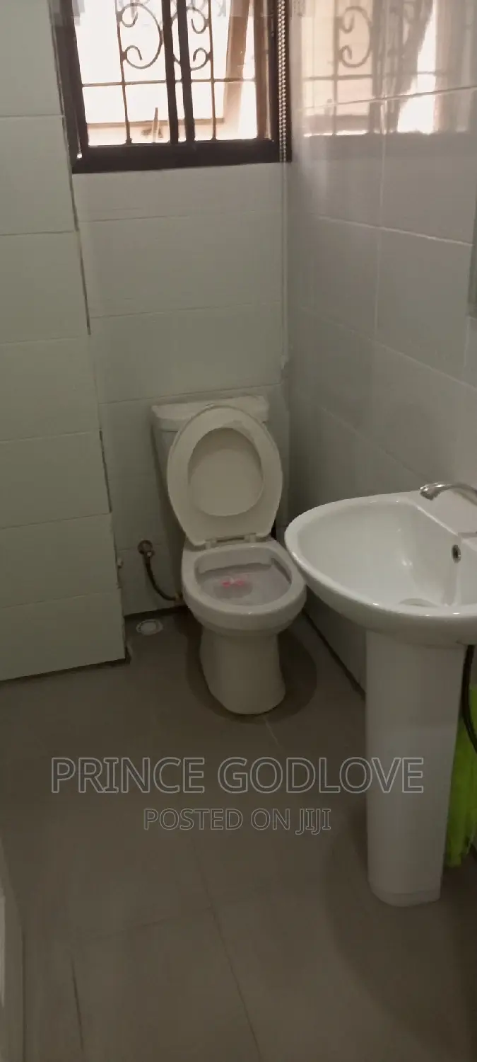 2bdrm Block of Flats in Rockville Estate, Dawaki for rent