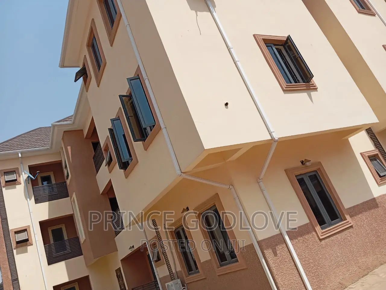 2bdrm Block of Flats in Rockville Estate, Dawaki for rent