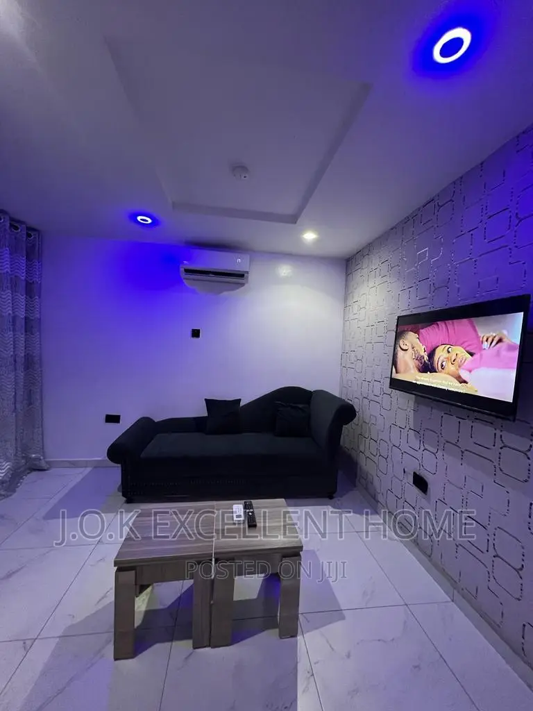A Beautiful Furnished 2bedroom Flats at Dideolu Estate, Ogba