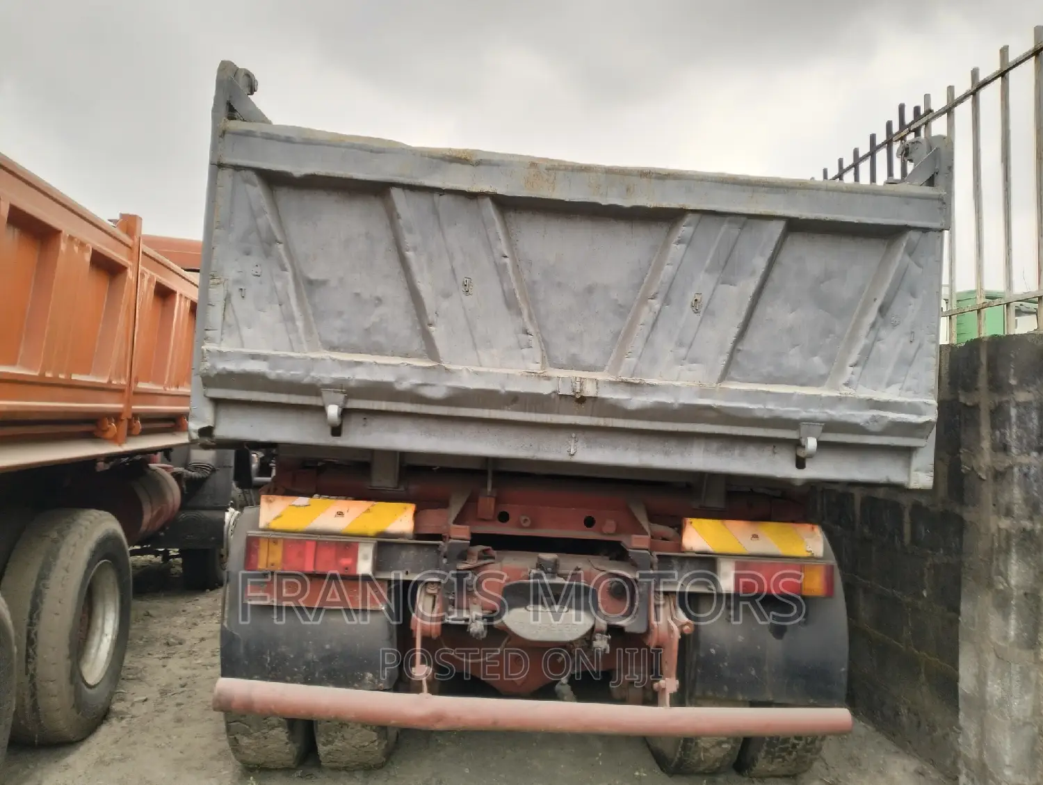 Foreign Used Iveco Truck 10 Tires.