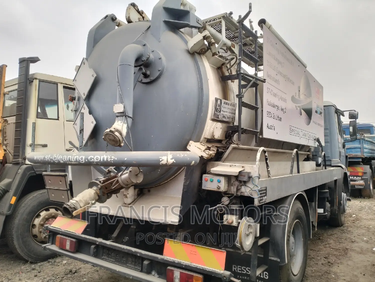 Foreign Used Mercedes Benz 1824 Sewage Tanks.