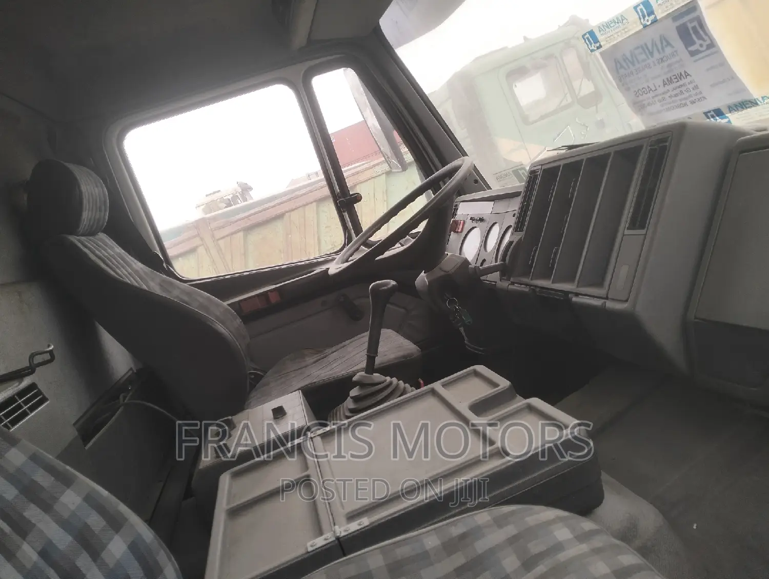 Foreign Used Mercedes Benz 1824 Sewage Tanks.