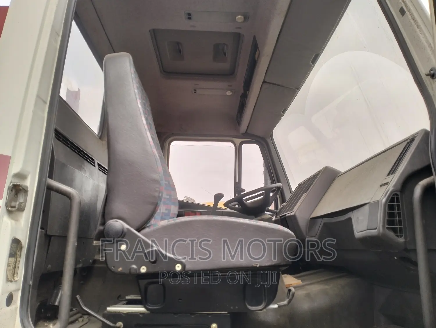 Foreign Used Mercedes Benz 1820 Truck