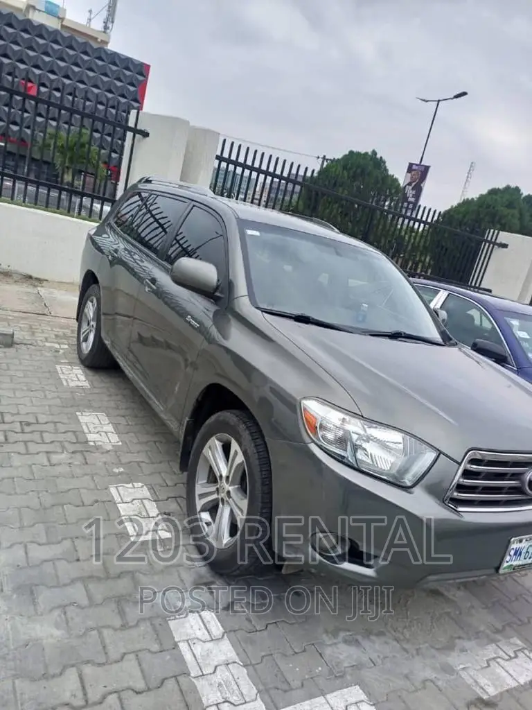 Toyota Highlander Now Available for Hire