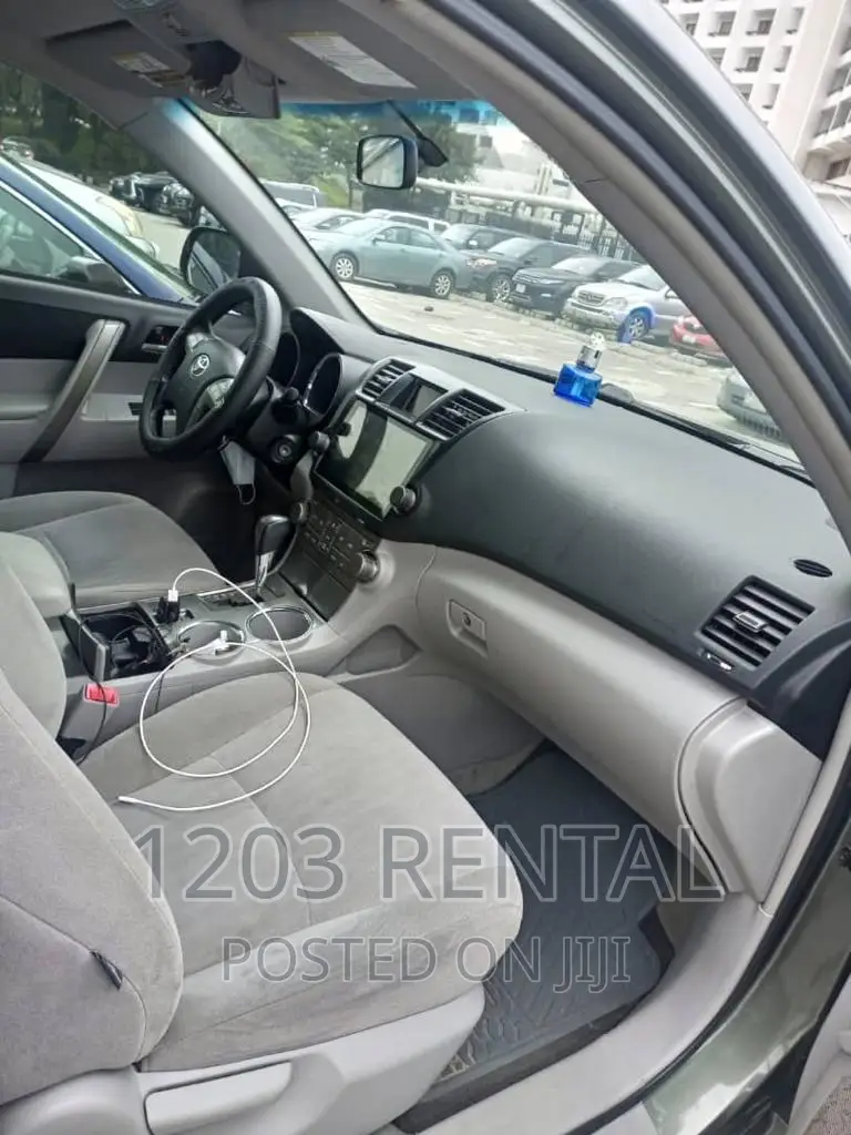 Toyota Highlander Now Available for Hire