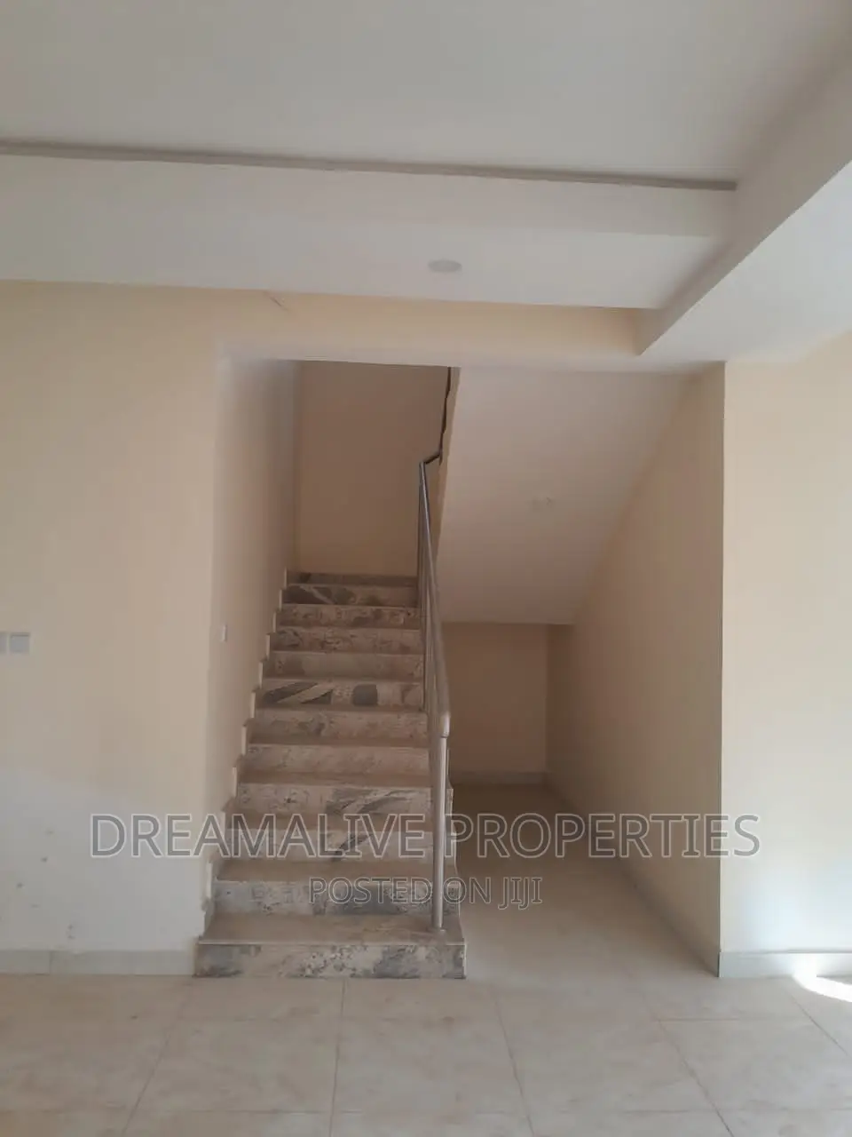 5bdrm Duplex in An Estate, Dawaki for sale