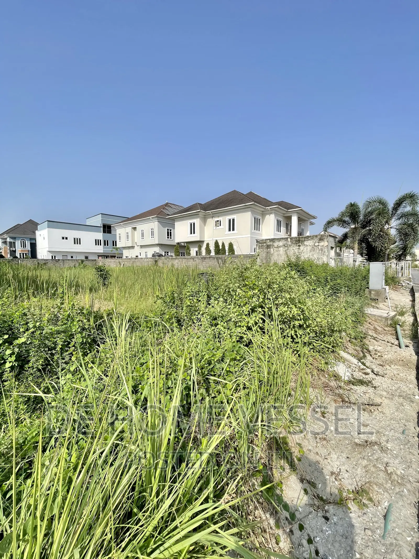 Prime Dry Land in the Best Estate