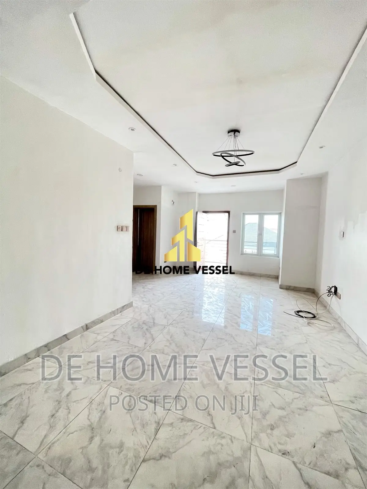 4bdrm Apartment in Osapa london for sale