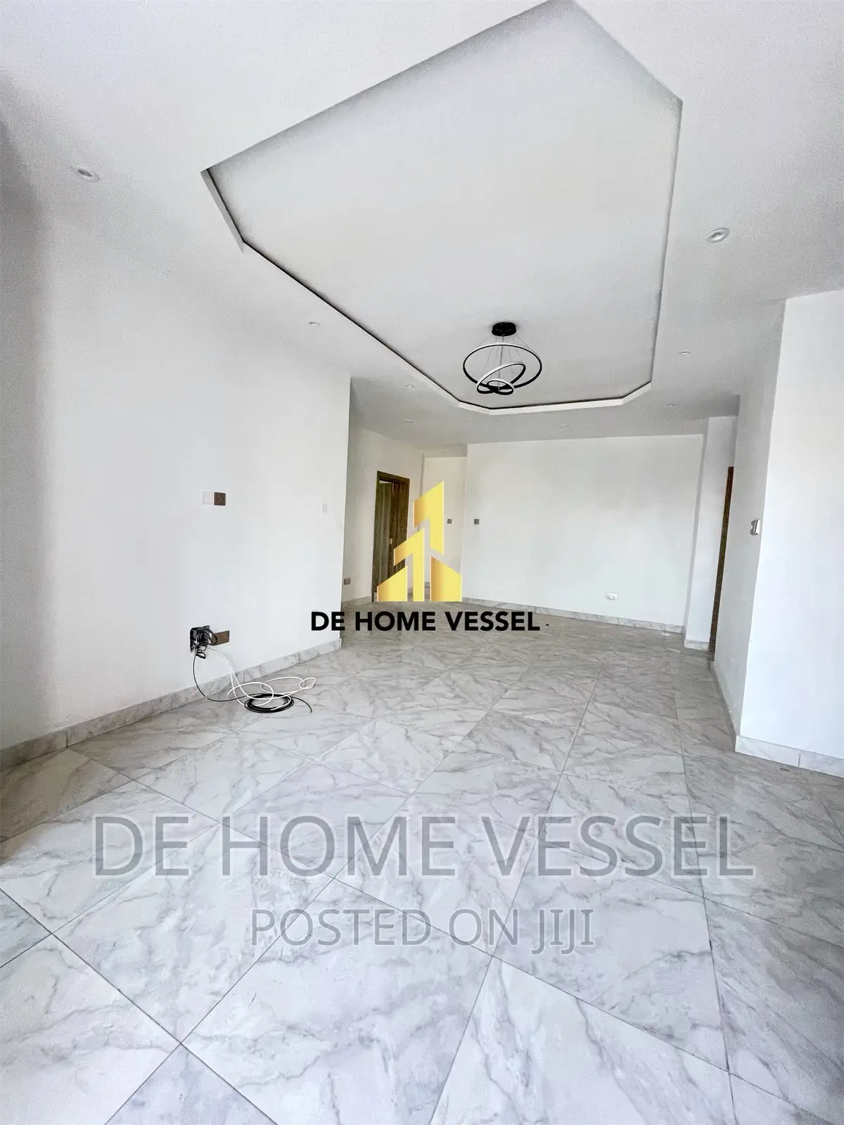 4bdrm Apartment in Osapa london for sale