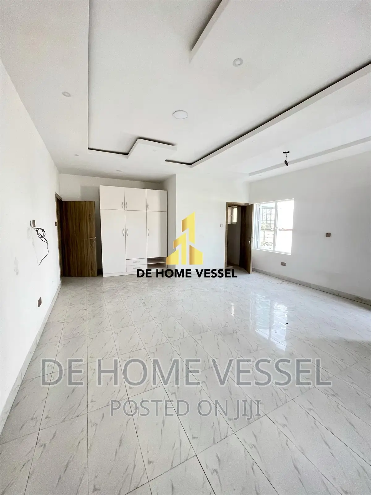 4bdrm Apartment in Osapa london for sale