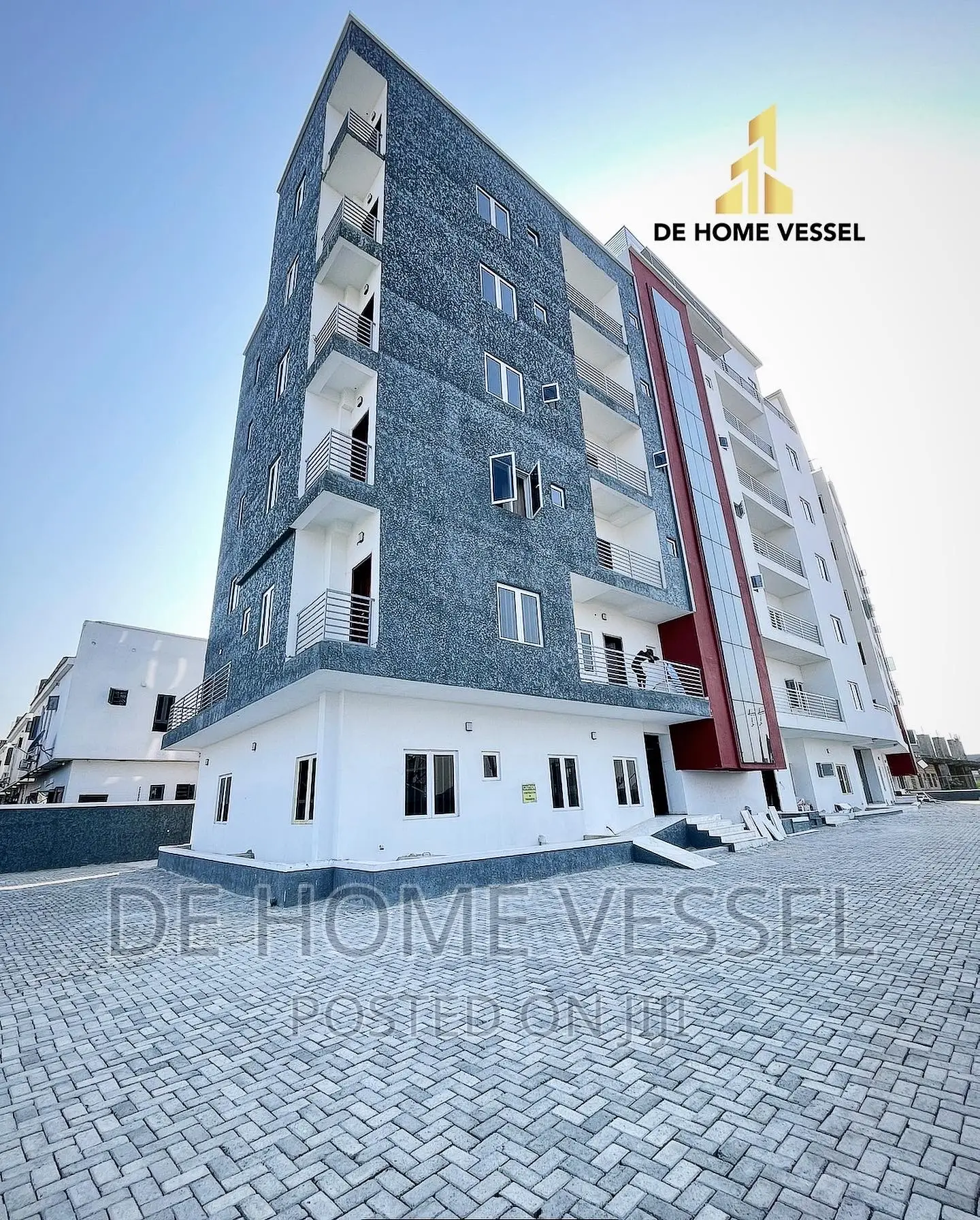 4bdrm Apartment in Osapa london for sale