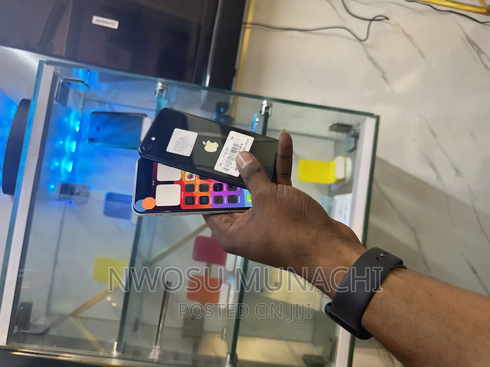 Apple iPhone SE (2020) 64 GB Black