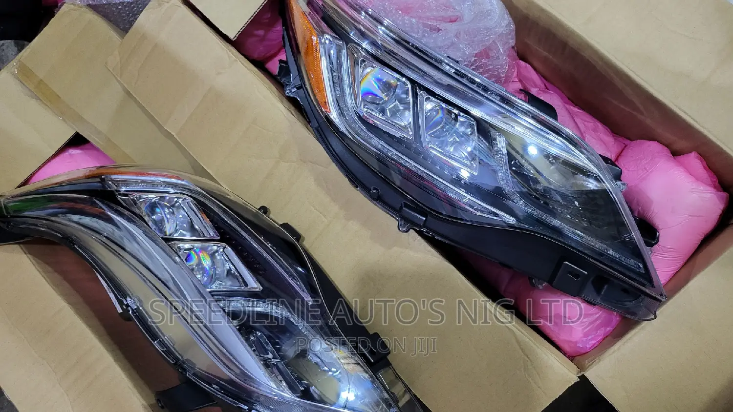 Complete Set of Head Lamp Toyota Avalon 2018/2019 Original