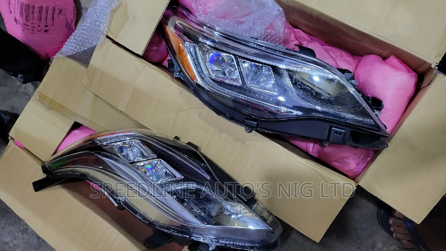 Complete Set of Head Lamp Toyota Avalon 2018/2019 Original