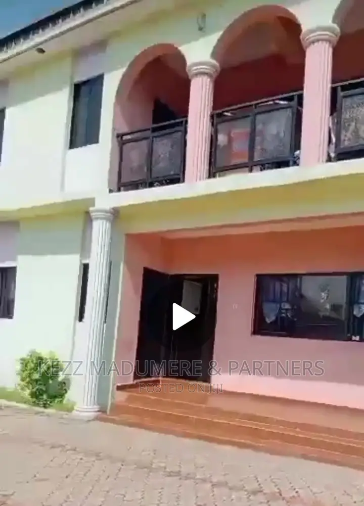 5bdrm Duplex in Phase 6, Trans for sale