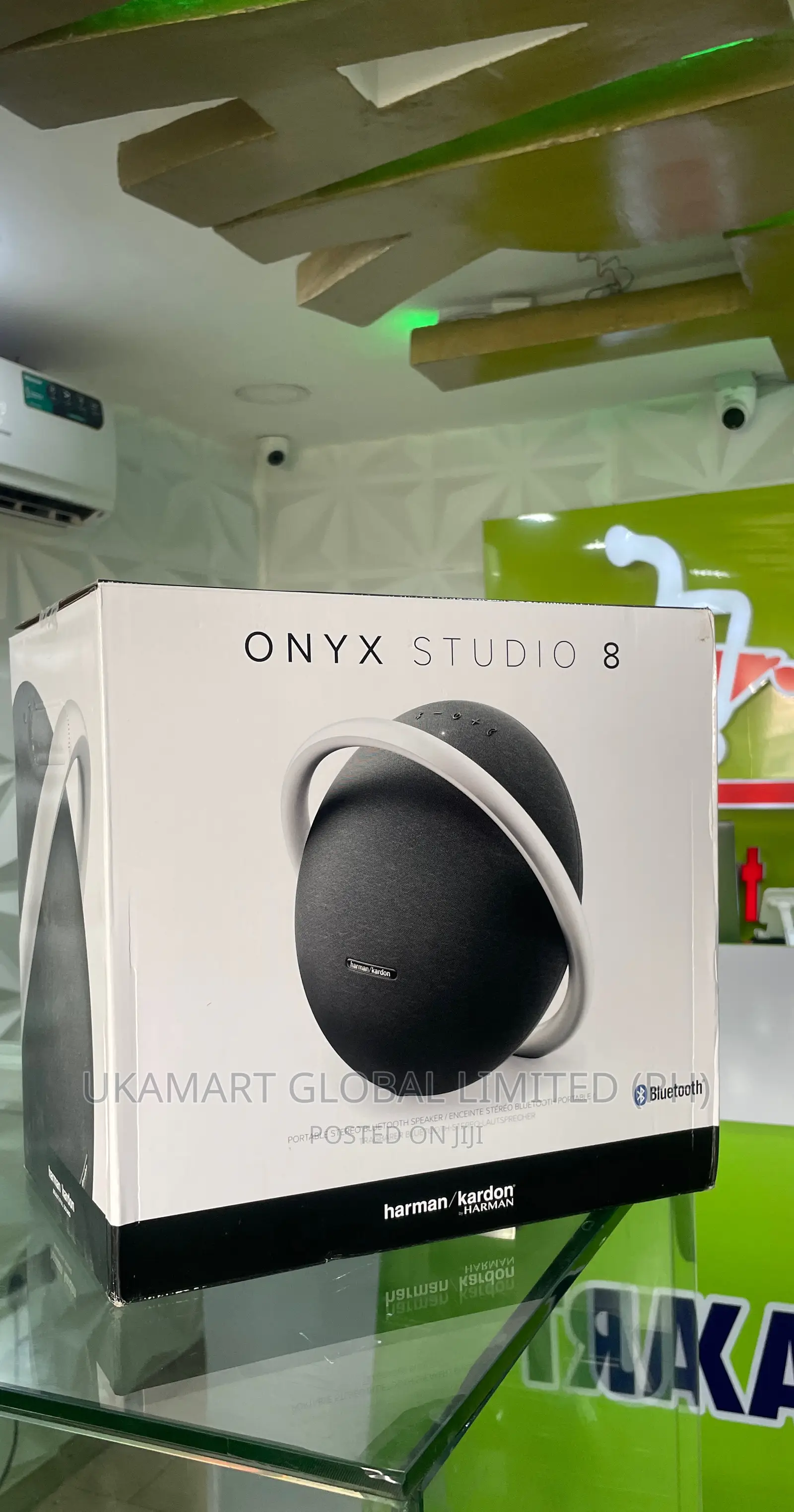 Onyx Studio 8