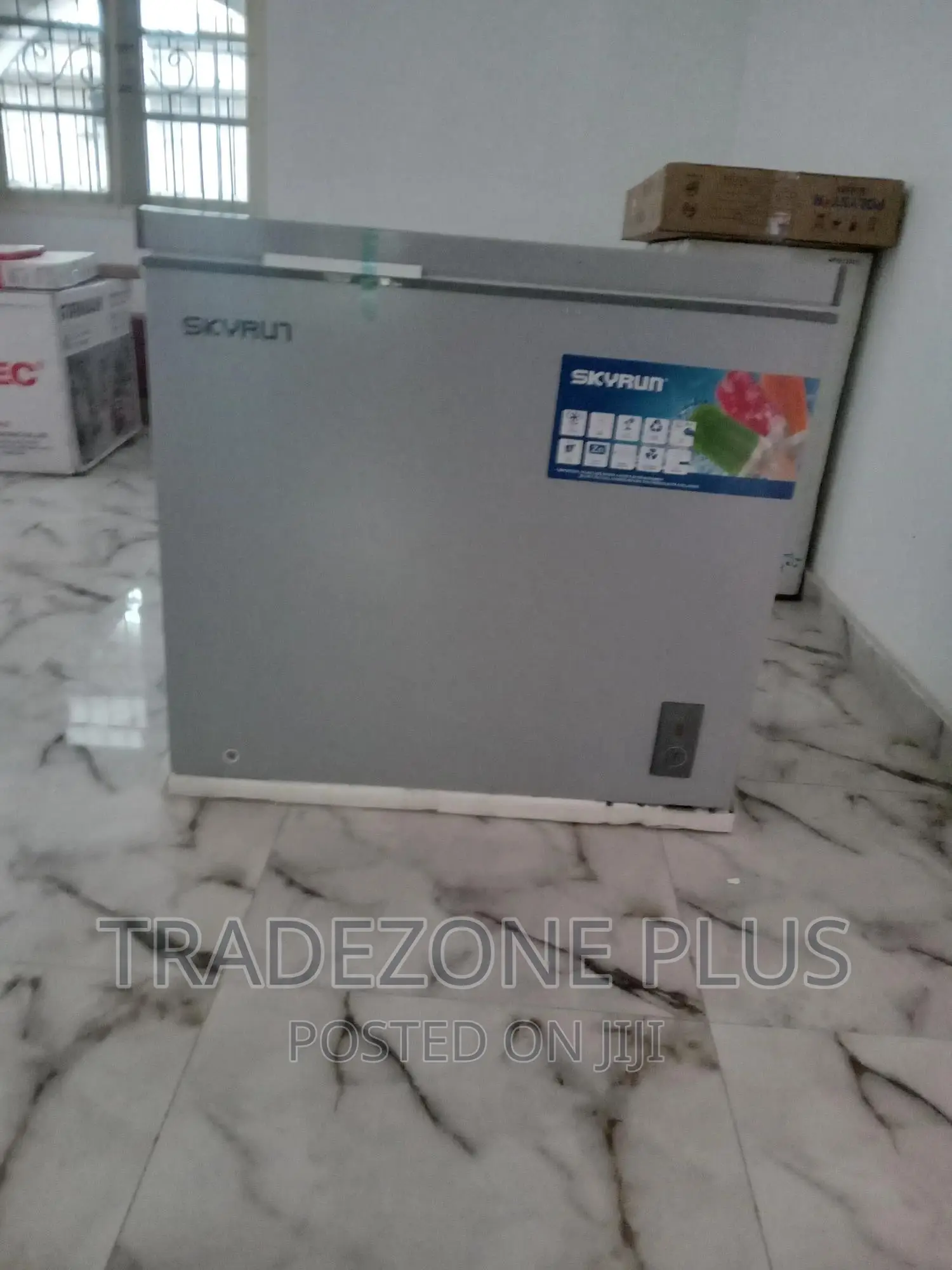 Skyrun Single Door Chest Freezer With Key Lock-Bd-200a